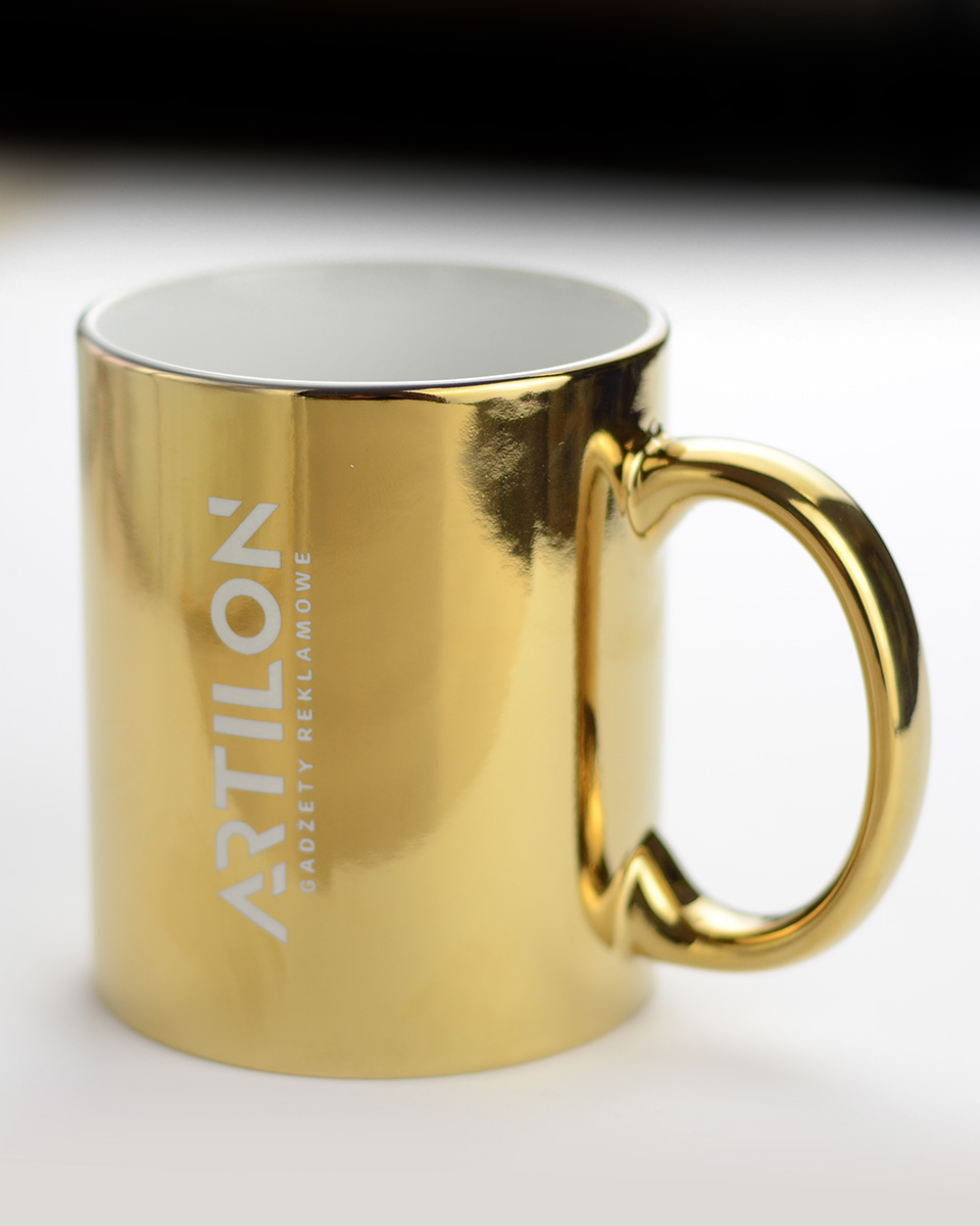 Kreatywne sposoby na wykorzystanie kubków reklamowych w marketingu